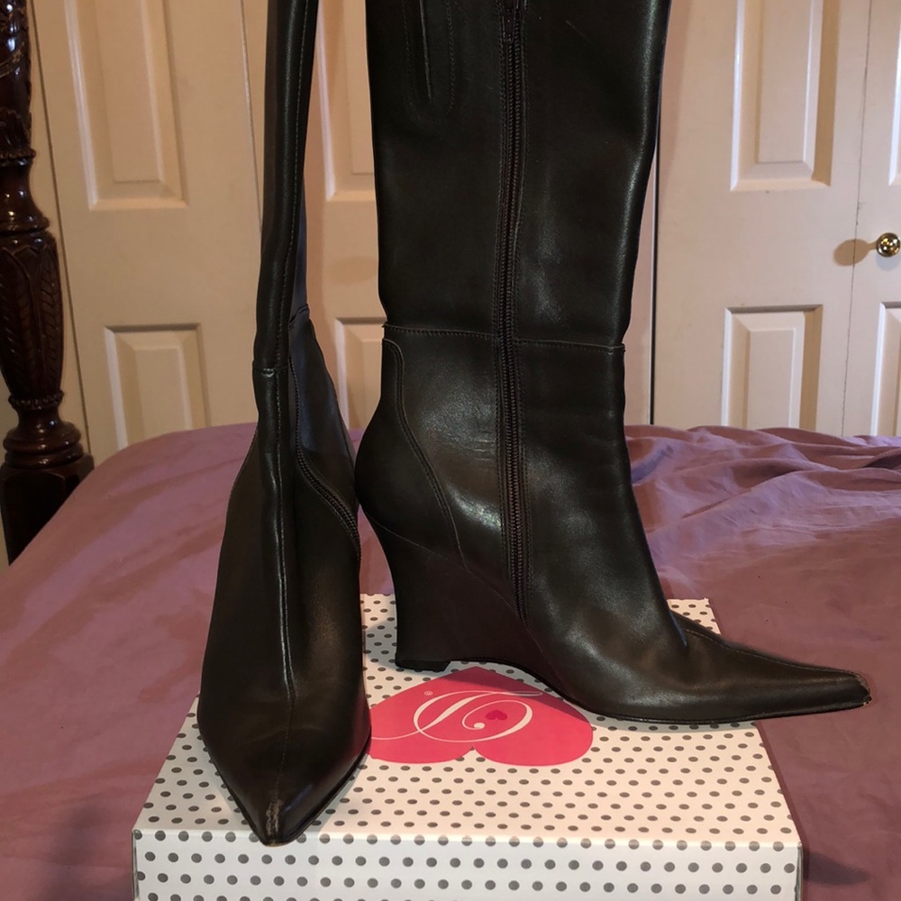Pointed heels